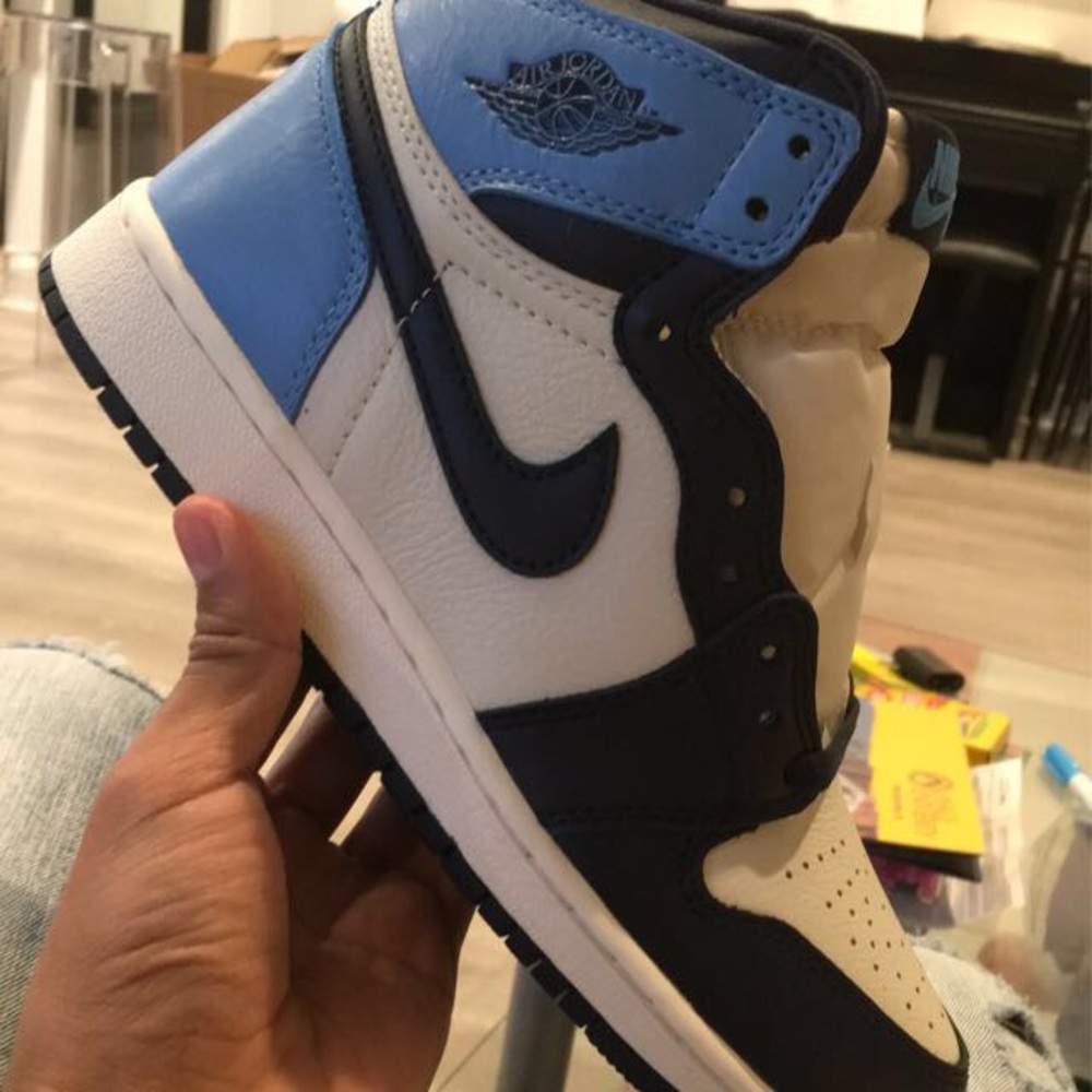 Air Jordan 1 “Obsidians”